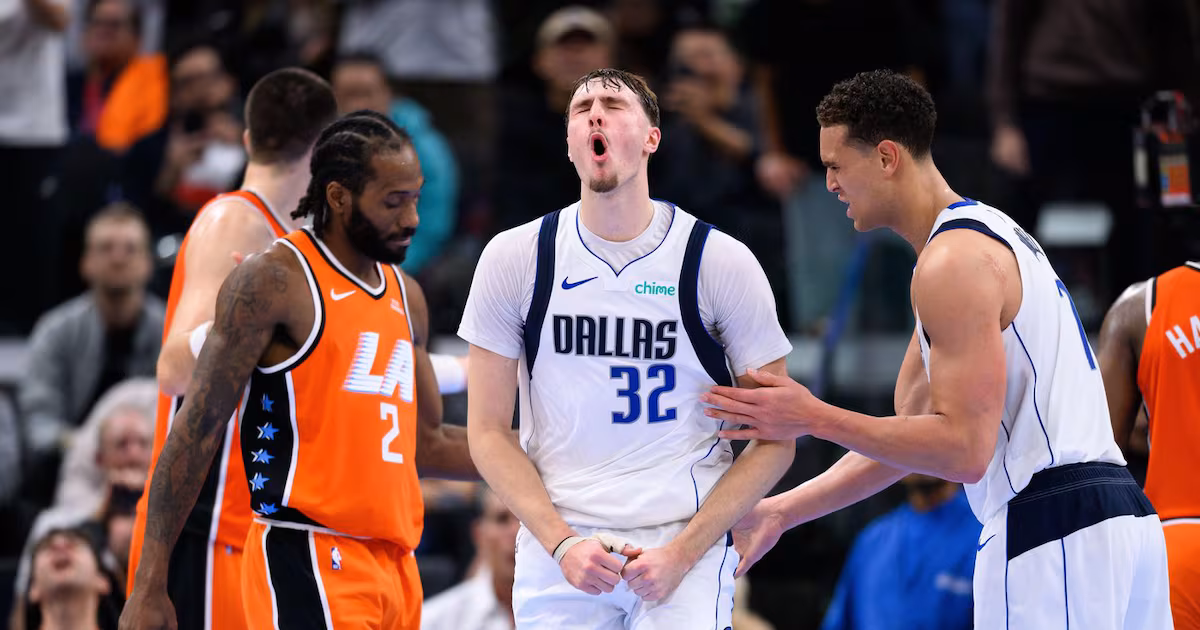 Cooper Flagg scores season-high 35 and Klay Thompson rallies Dallas Mavericks past Los Angeles Clippers