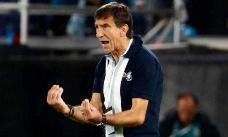 Costas, con bajas importantes para visitar a Central Córdoba