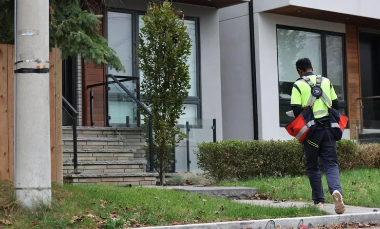 Could Canada Post and its 53,000 workers be close to a deal?