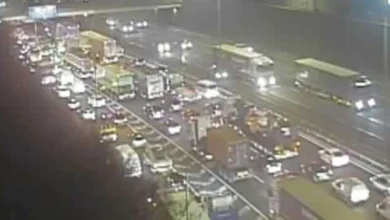 Crash on motorway sparks long delays