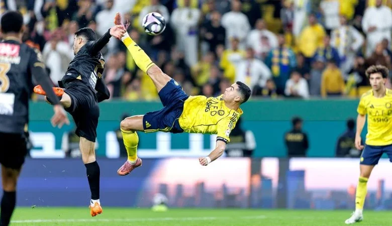 Cristiano Ronaldo rolls back the years with outrageous bicycle kick