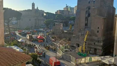Crolla la Torre dei Conti a Roma: un operaio disperso, indagini sulle cause. Stasolla: “Una ferita nella memoria medievale della città”