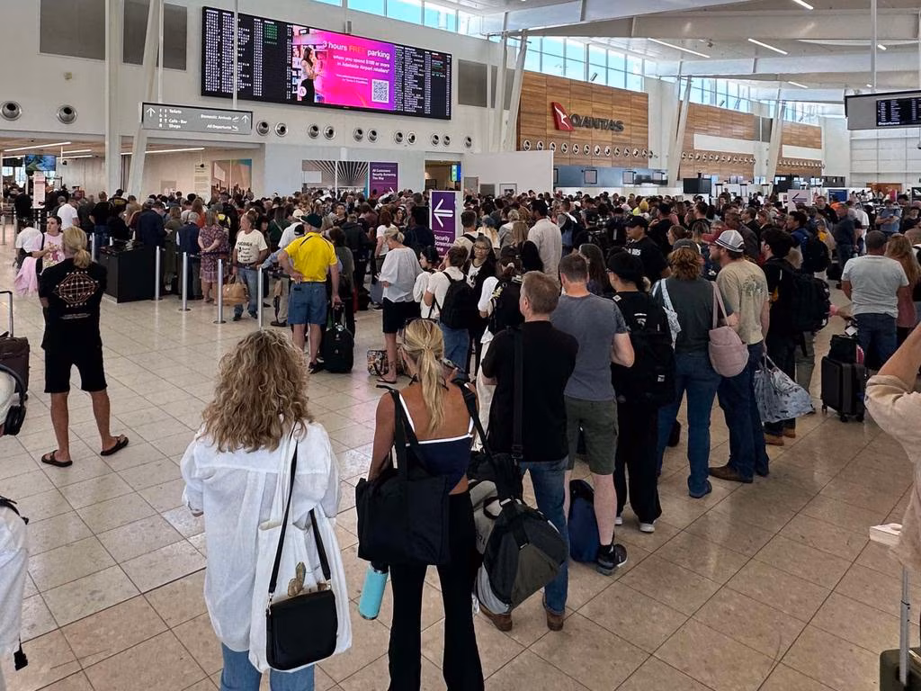 Crossing the ditch: First Qantas NZ direct flight takes off