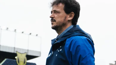 Cruzeiro volta ao palco de polêmica que levou Fernando Diniz da demissão à sobrevida do clube; relembre