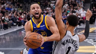 Curry torches Spurs again, ties MJ with latest 40