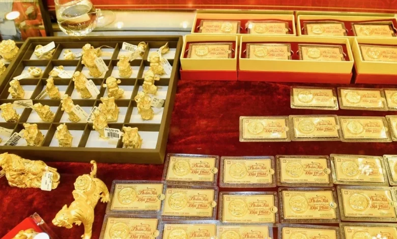 Đà tăng của giá vàng trong nước gấp 5 lần so với giá vàng thế giới