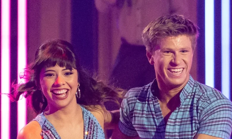 Dancing With the Stars ' Robert Irwin Receives Sweet Finale Gift From Xochitl Gomez