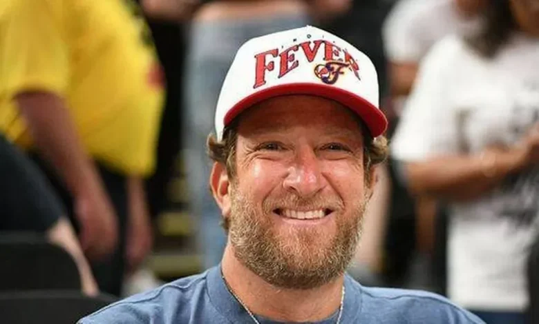 Dave Portnoy confronted by antisemite on the streets of Mississippi during pizza review