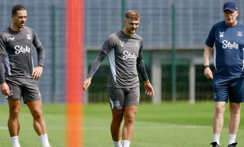 David Moyes makes Jack Grealish and Kiernan Dewsbury-Hall Everton demand