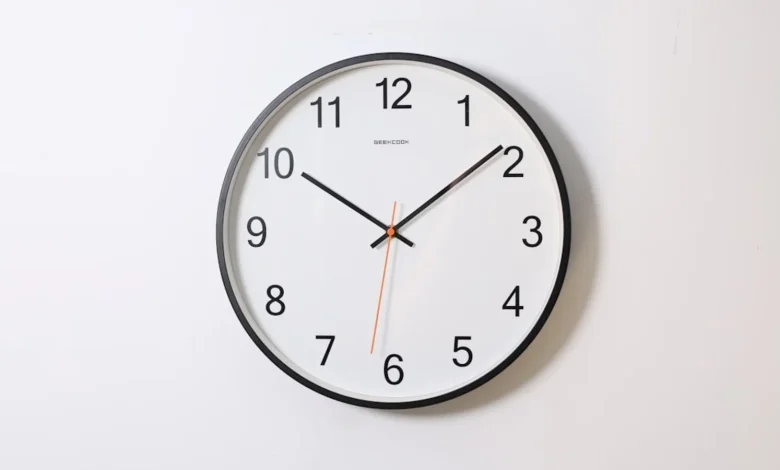 Daylight Saving Time: When does the clock fall back today? How to adjust to the change? | Hindustan Times