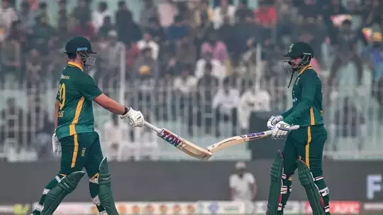 De Kock, Pretorius bromance blossoms in Faisalabad