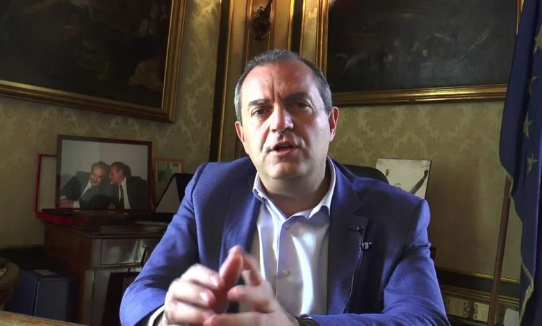 De Magistris: “Classifica ancora buona. Conte? Ha un punto debole”