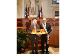 De Niro riceve da Gualtieri la Lupa capitolina, 'grazie Roma'