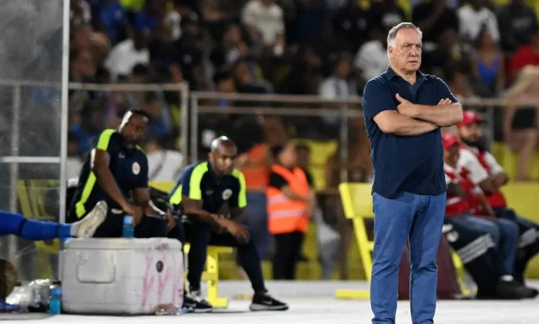 De reis van ’De Kleine Generaal’: Dick Advocaat (78) bekroont 44-jarige trainerscarrière met wereldprestatie met Curaçao