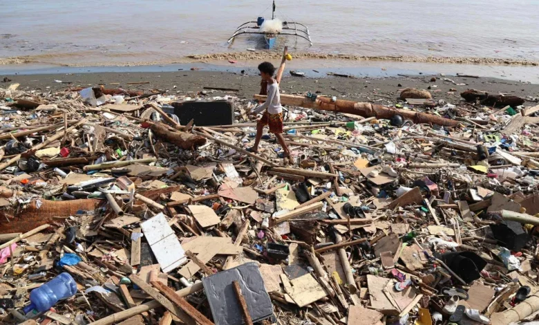 Deadly Typhoon Kalmaegi hammers central Vietnam, killing at least 2