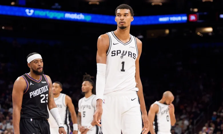 Deandre Ayton Likens Victor Wembanyama to Apt Movie Character Ahead of Spurs Matchup