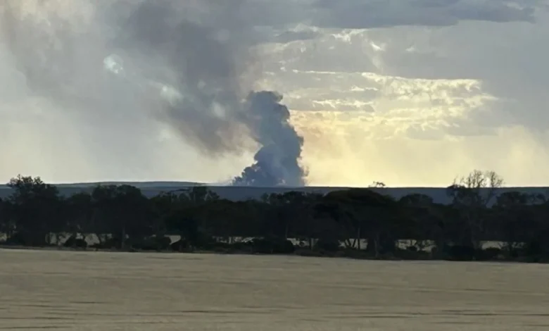 'Deeply respected' and 'very experienced' firefighter dies after going missing during a blaze in South Australia