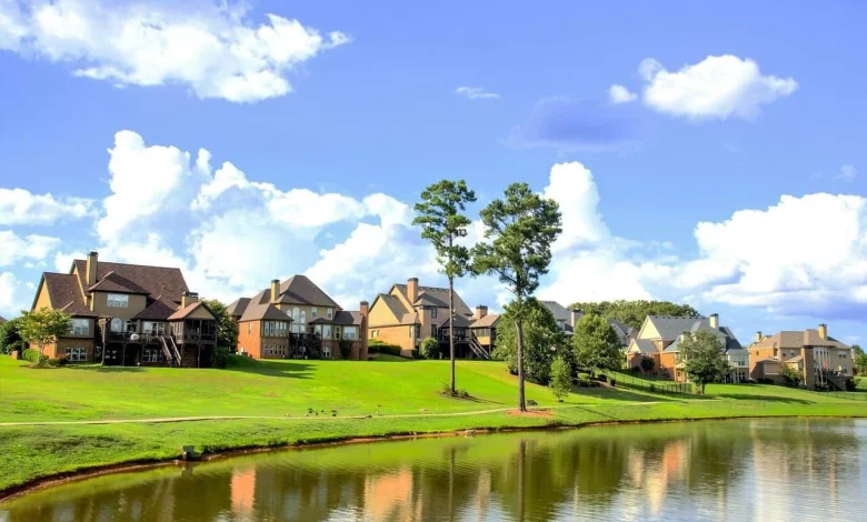 Delistings Jump 28% as Sellers Pull Homes Off Market Rather Than Settle For Low Prices