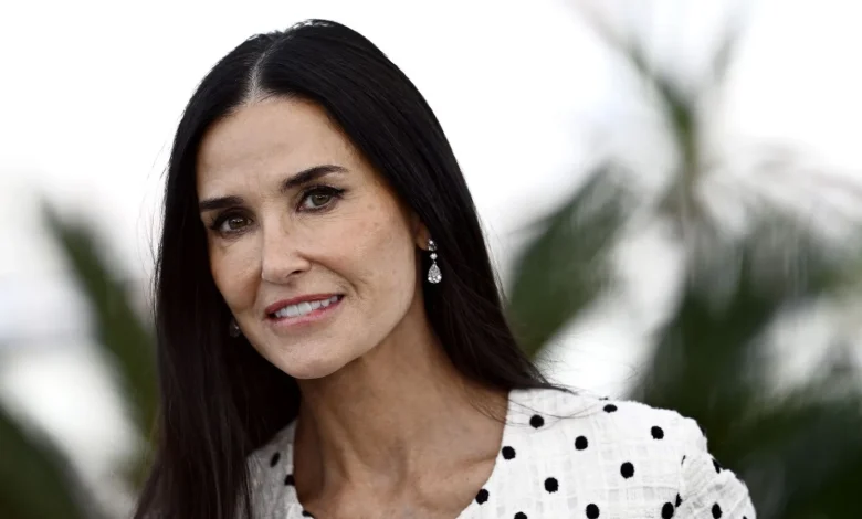 Demi Moore's Terrace Features Clever Privacy Planting
