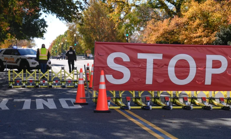 Democrats consider prolonging the shutdown as Republicans prepare new bills without health care fix