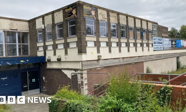 Demolition of former Kellingley Social Club begins
