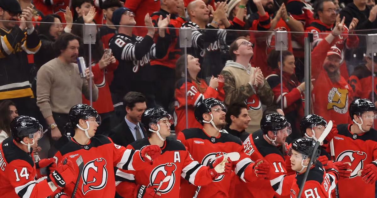 Devils beat Penguins in shootout to take over first place in Metropolitan