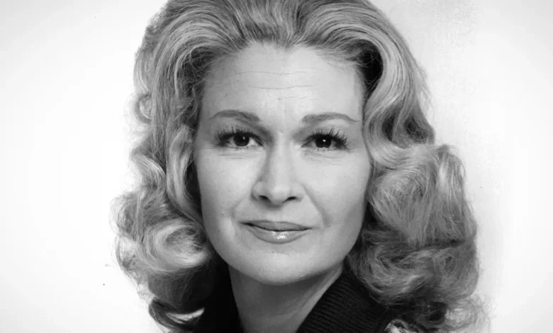 Diane Ladd, Oscar-nominated actor and mother of Laura Dern, dies at 89