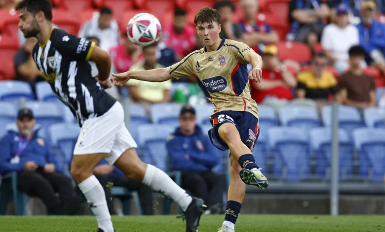 Dobson extension lifts Jets ahead of Roar clash