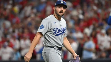 Dodgers' Vesia says baby daughter died Oct. 26
