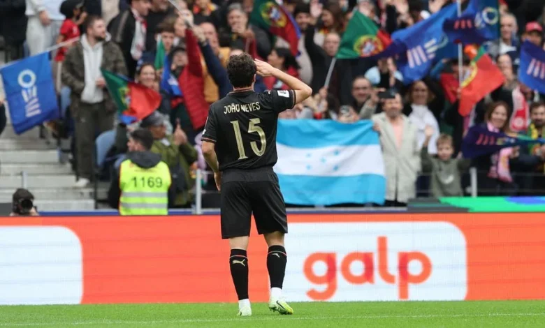 Dois golos de rajada e a estreia de João Neves a marcar por Portugal (vídeos)