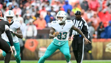 Dolphins activate TE Darren Waller, OT Austin Jackson