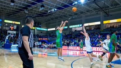 Dwyer scores first collegiate points, Eagles sail past New College