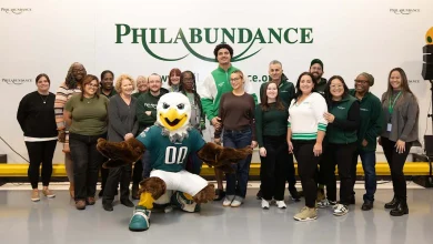 Eagles give back to Philadelphia for Thanksgiving
