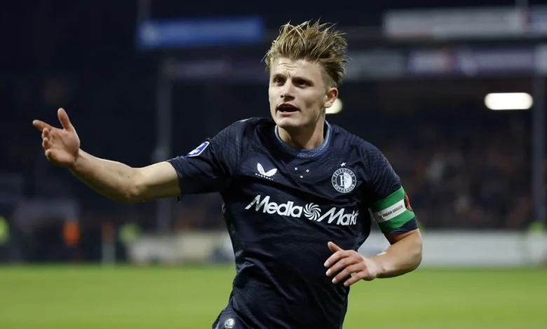 Eagles op voorsprong tegen Feyenoord • Deijl opent score vanaf de stip