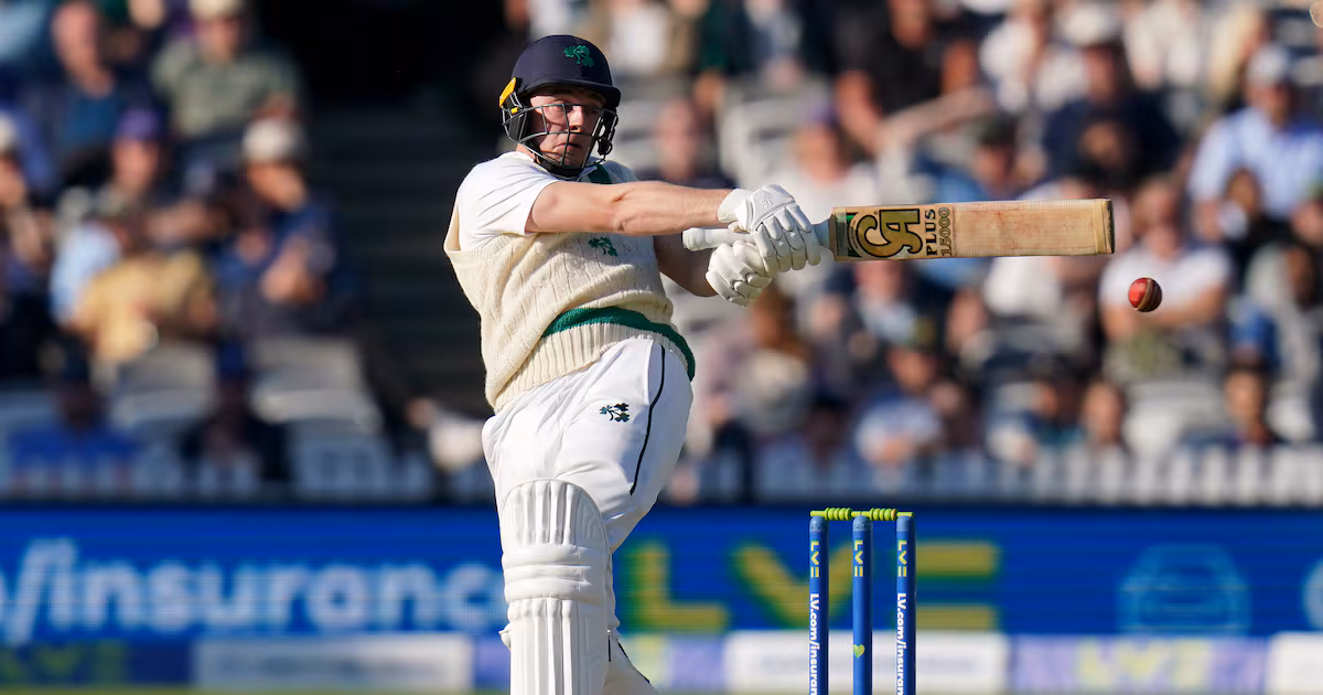 Earthquake stops play briefly as Ireland face uphill task against Bangladesh