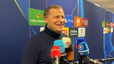 Eberl ist begeistert und witzelt: "Ist der kicker da?" | "Weil der Schuh gelb ist oder warum?" | Video - kicker