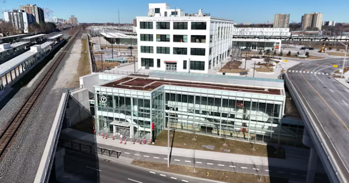 Eglinton Crosstown LRT station opens for GO trains, route still without completion date