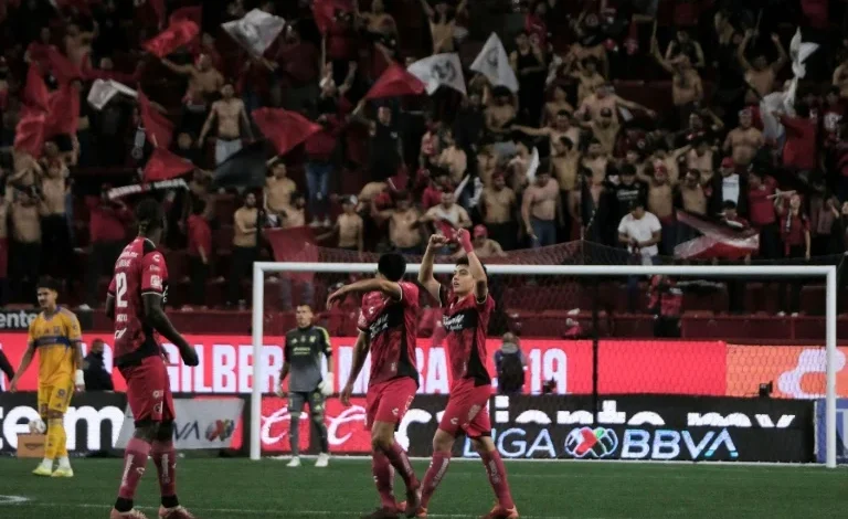 El Tijuana De Abreu Golea A Los Tigres De Pizarro En Cuartos De Final Del Apertura Mexicano