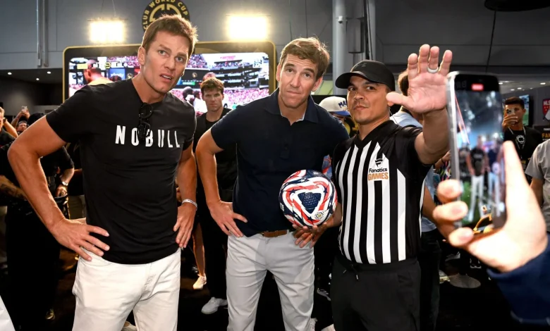 Eli Manning hilariously reacts to Daniel Jones snubbing Tom Brady for Giants legend as better player