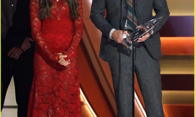 Ella Langley & Riley Green Win the First Prize of the Night at CMA Awards 2025!