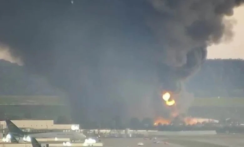 Emergency services have rushed to a cargo plane crash at an airport in Kentucky.