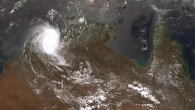 Emergency warning as category 4 cyclone Fina inches closer to WA