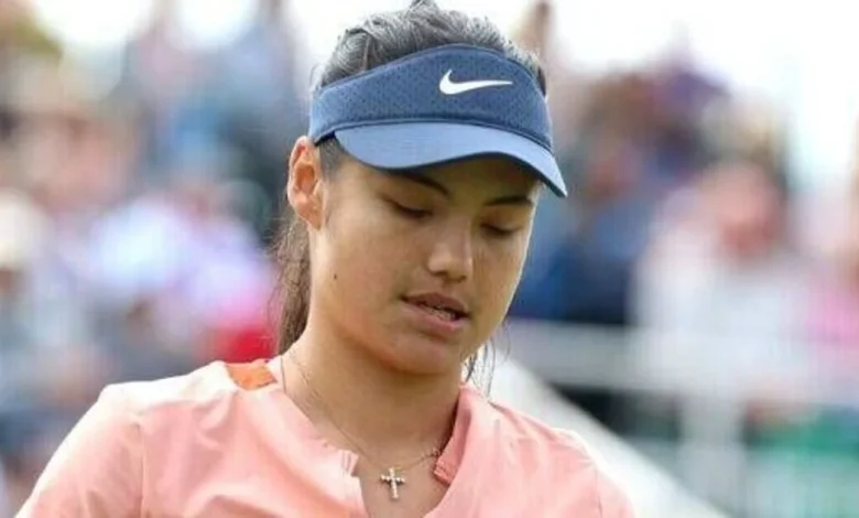 Emma Raducanu's relationship with 'pushy parents' who are rarely seen at matches