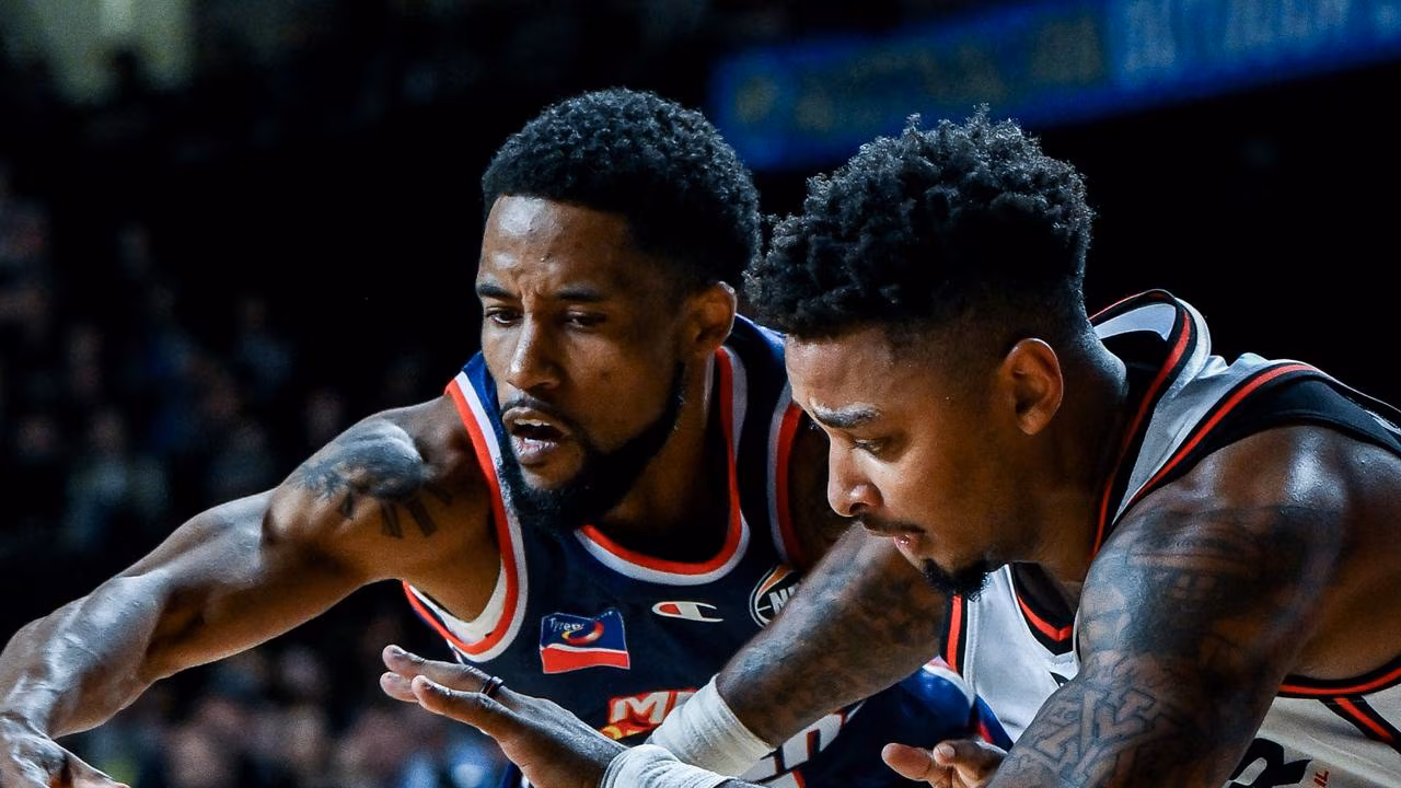 Emotional Cotton leads Adelaide to win against Hawks