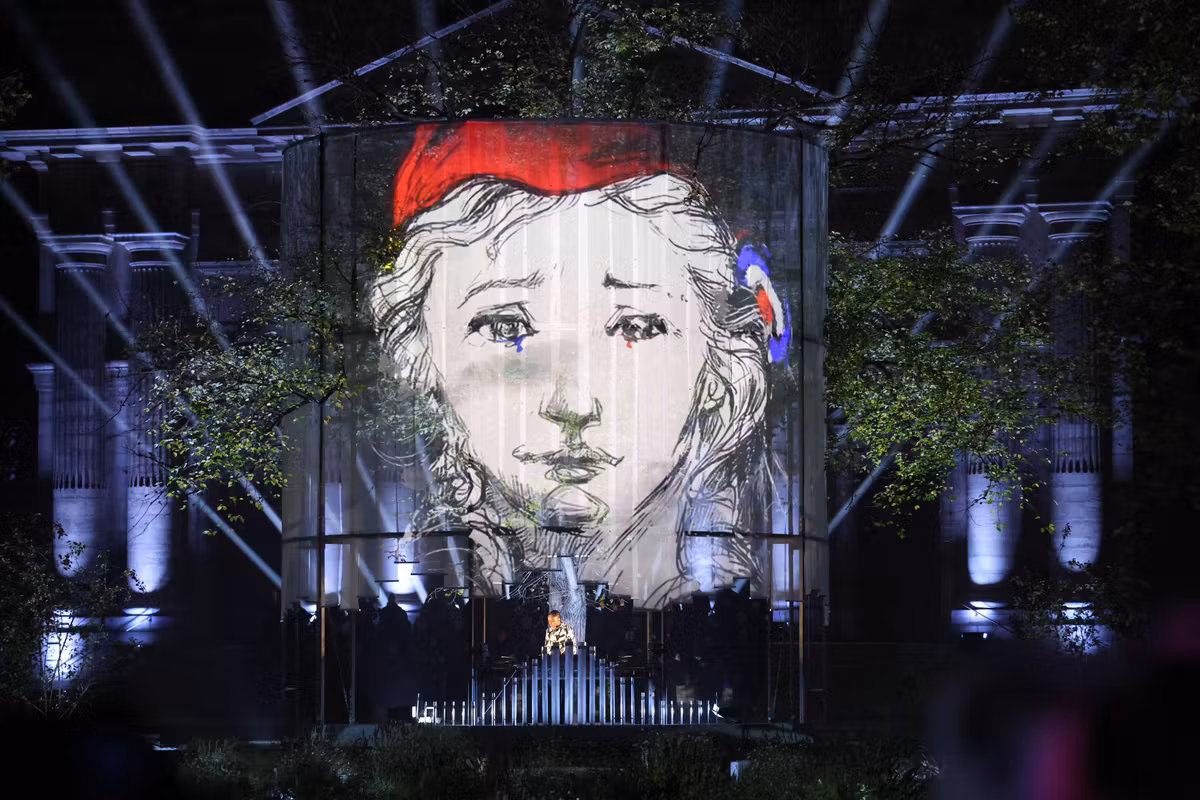 En direct - Attentats du 13-Novembre : les noms des 132 victimes résonnent dans le Jardin du souvenir