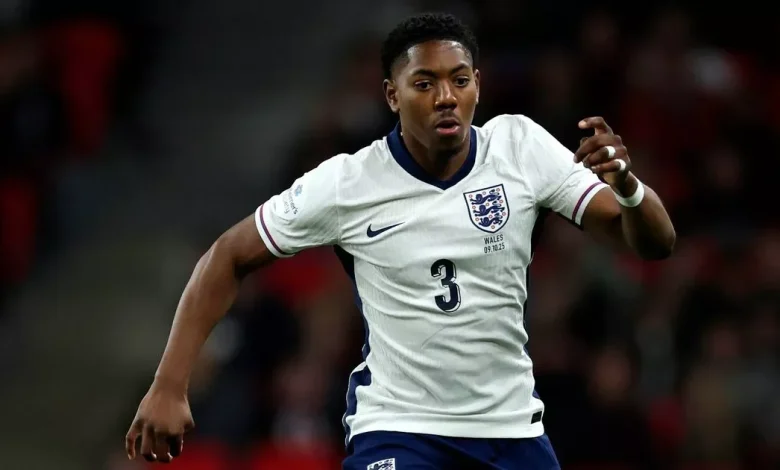 England hopeful sends warning to Myles Lewis-Skelly after Arsenal star's snub