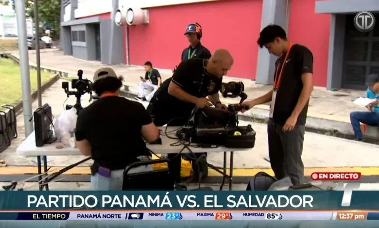 Equipos de Telemetro y RPC listos para el partido entre Panamá y El Salvador