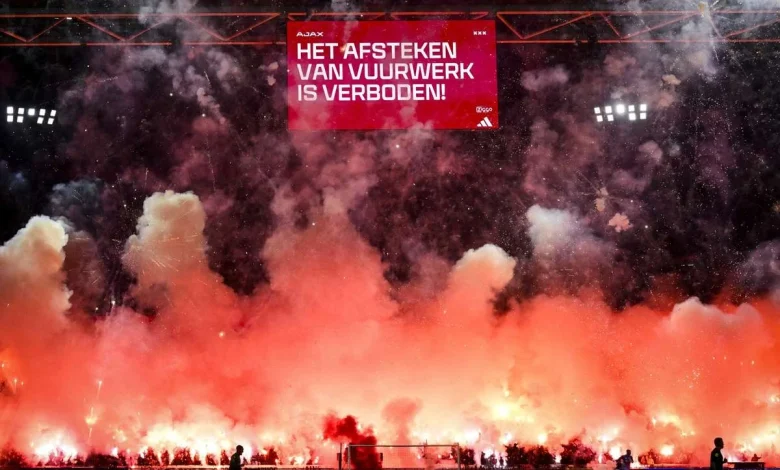 Eredivisie match between Ajax and FC Groningen abandoned due to fireworks