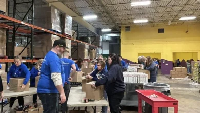 Erie Insurance Employees Provide Thanksgiving Meals to Community Members