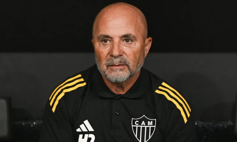 Escolha de Sampaoli em Atlético-MG x Flamengo revolta torcida: 'Brincadeira'